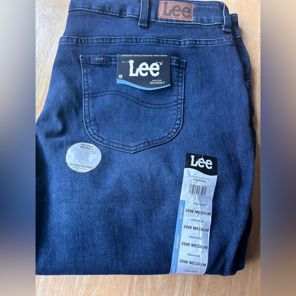Lee woman’s jeans 26W medium high rise skinny jeans stretchy new
